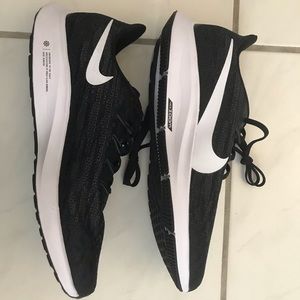 Nike zoom Pegasus size 9.5